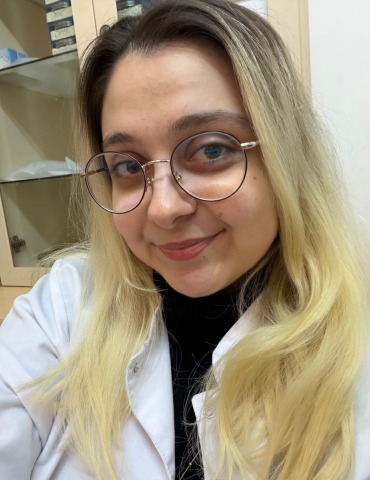 Hemşire Melis AKÇEŞME